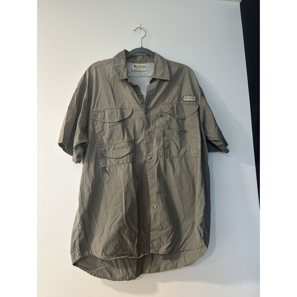 Men’s Columbia Olive Green PFG fishing shirt, short sleeve Medium